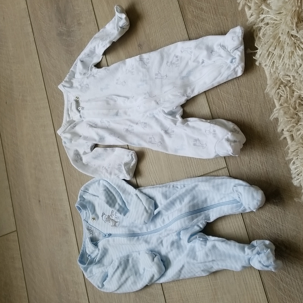 Carter's newborn pajama set